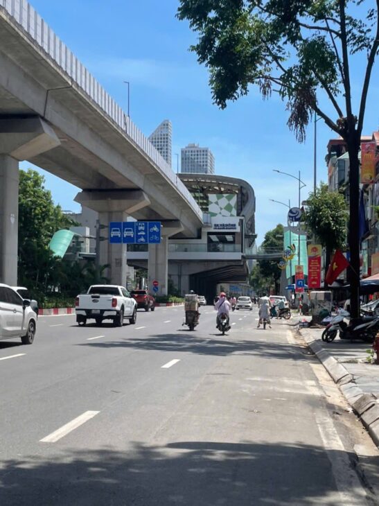 QUÁ HIẾM NHÀ QUANG TRUNG HÀ ĐÔNG -MẶT PHỐ LỚN KINH DOANH ĐỈNH – VỈA HÈ RỘNG – VỊ TRÍ TRUNG TÂM HÀ