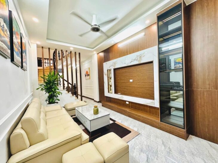 BÁN NHÀ XUÂN LA, GẦN HỒ TÂY 36M² × 5 TẦNG, LÔ GÓC, NGÕ NÔNG RỘNG, NỘI THẤT XỊN, GIÁ 8 TỶ