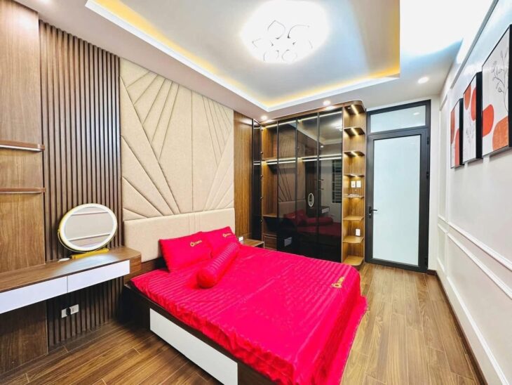 BÁN NHÀ XUÂN LA, GẦN HỒ TÂY 36M² × 5 TẦNG, LÔ GÓC, NGÕ NÔNG RỘNG, NỘI THẤT XỊN, GIÁ 8 TỶ