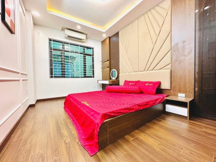 BÁN NHÀ XUÂN LA, GẦN HỒ TÂY 36M² × 5 TẦNG, LÔ GÓC, NGÕ NÔNG RỘNG, NỘI THẤT XỊN, GIÁ 8 TỶ