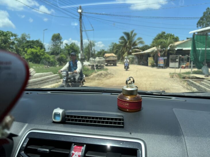 1,760m2 có 300m2 thổ cư, 2 mặt tiền đường, kích thước đẹp, đất nở hậu.