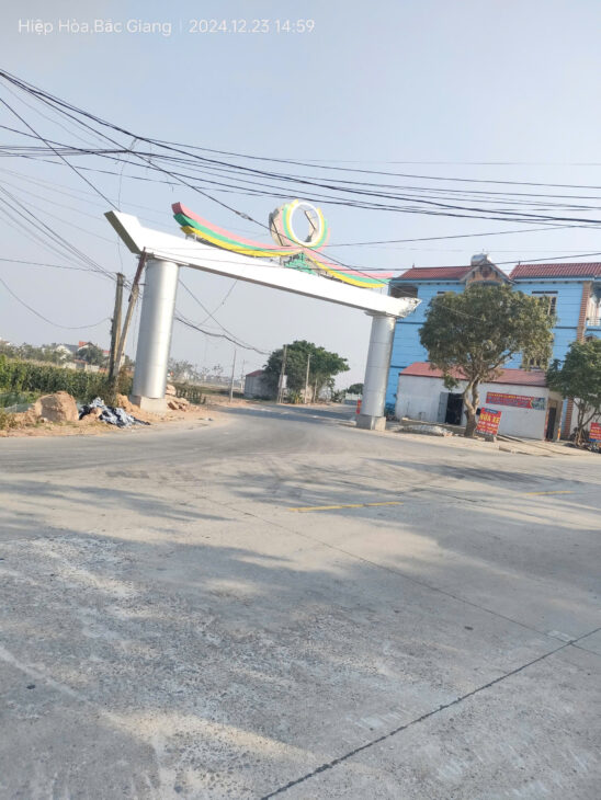 A.Mặt đường TL lộ 288 ô tô, kinh doanh Thái Sơn 90m, đất, mặt tiền 15m,970 triệu Bắc Giang.