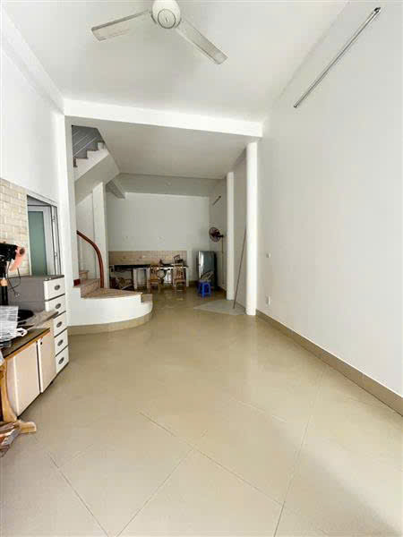 Lạc Long Quân – ngõ nông, thông – 100m ra Hồ Tây – nhà dân xây – 65m2x6 tầng giá nhỉnh 9 tỷ.