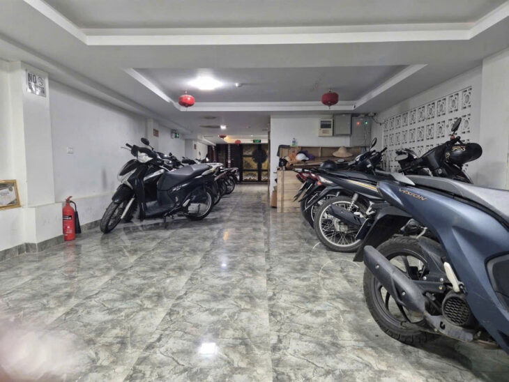 GẤP!TÒA CĂN HỘ PHÚ DIỄN,OTO TRÁNH,21P,70Mx7T,MT=6m,16TY