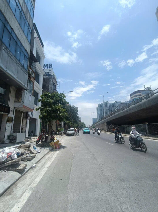 MẶT PHỐ MINH KHAI – LÔ GÓC 2 THOÁNG – 52m² – MT 5.7m – THANG MÁY – 39,5 TỶ