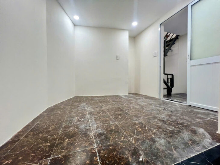 SÁT MẶT TIỀN KHÁNH HỘI Q4 HƠN 2 TỶ