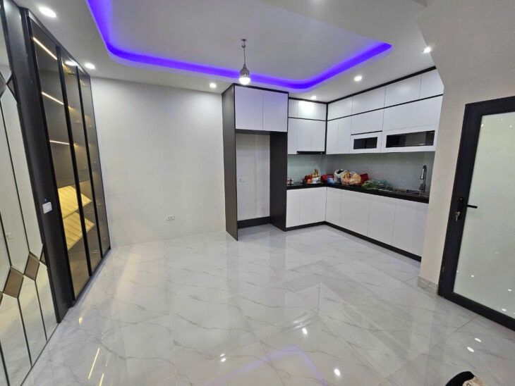 Bán nhà mặt phố Tôn Đức Thắng, Đống Đa, 38m2 x 5 tầng, 8.7 tỷ, Sổ Đỏ, 4PN, LH: 0975948906