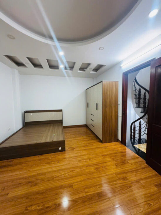 Bán nhà mặt phố Tôn Đức Thắng, Đống Đa, 38m2 x 5 tầng, 8.7 tỷ, Sổ Đỏ, 4PN, LH: 0975948906