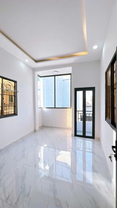 SÁT MẶT TIỀN HẺM 1 XẸT TRUNG TÂM Q4 HƠN 2 TỶ