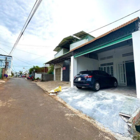 Cần bán nhà mặt tiền 372 Trần Phú, giá 3tỷ350tr, vị trí đẹp, thuận tiện kinh doanh hoặc đầu tư.