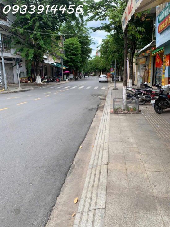 BÁN NHÀ MẶT PHỐ HÙNG VƯƠNG, QUẢNG NGÃI. DT 36M2, 1 TẦNG, GIÁ CHỈ 4 TỶ, SỔ HỒNG RIÊNG