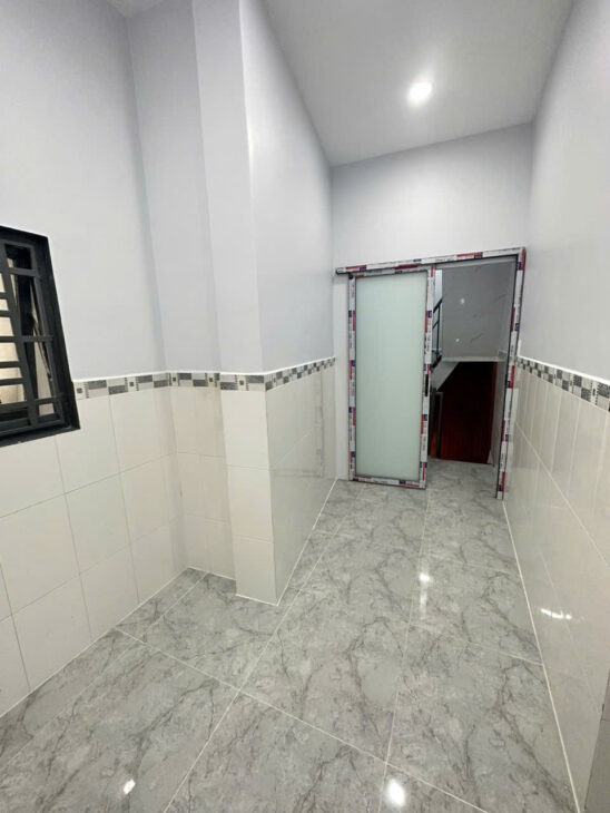SÁT MẶT TIỀN XE HƠI 20 M 3 TẤM HƠN 1 TỶ