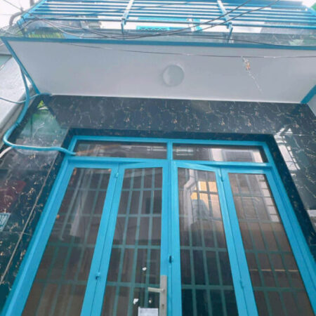 Sát mặt tiền Đường Tôn Đản Ngang 4 Dài 8 m Đúc 2 tấm có 2 tỷ