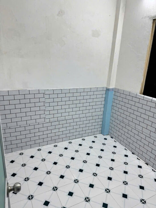 SÁT MẶT TIỀN XÓM CHIẾU DIỆN TÍCH 50 M2 CÓ 5 TỶ TRUNG TÂM Q4