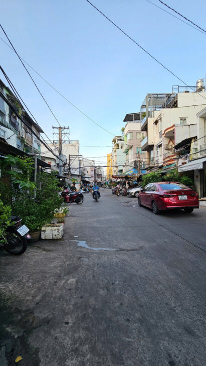 HẺM XE HƠI – 4 TẤM SỔ HỒNG CÓ HƠN 1 TỶ