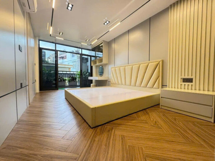 Bán nhà Ngọc Thụy 47m 8 tầng thang máy, gara ô tô giá 13.9 tỷ