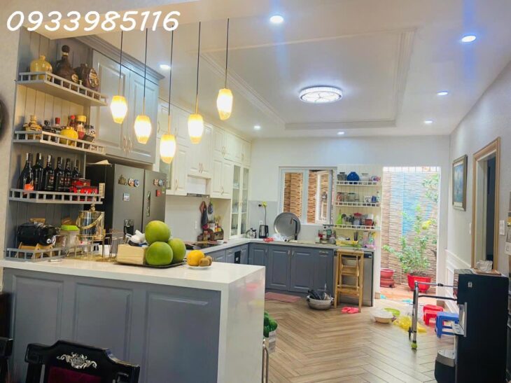 BÁN Villa sát sông Sài Gòn đường Nguyễn Ư Dĩ 668,8m2 công nhận hồ bơi sân vườn rộng trực diện sông