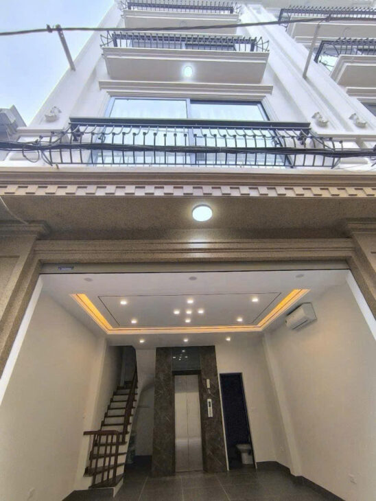 Bán nhà Phố Trạm 37m MT4.6m 6 tầng thang máy, gara ô tô giá 10,.6 tỷ