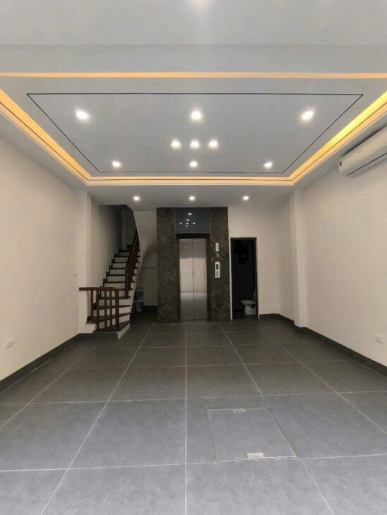 Bán nhà Phố Trạm 37m MT4.6m 6 tầng thang máy, gara ô tô giá 10,.6 tỷ