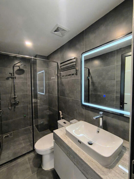 Bán nhà Phố Trạm 37m MT4.6m 6 tầng thang máy, gara ô tô giá 10,.6 tỷ