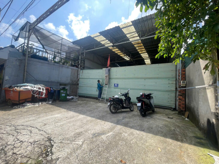 Hóc Môn ! Cho Thuê MB Kho Xưởng DT : 300 m2 , Nhà Cấp 4, Tel : 090 6830170 ( chính chủ )