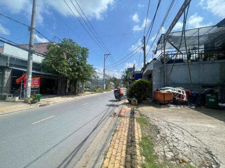 Hóc Môn ! Cho Thuê MB Kho Xưởng DT : 300 m2 , Nhà Cấp 4, Tel : 090 6830170 ( chính chủ )