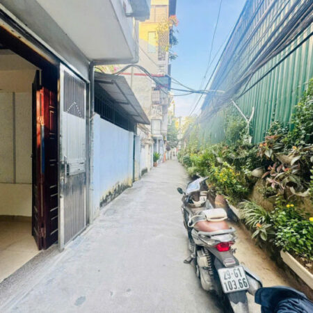 Bán nhà Phan Đình Giót ngõ thông gần phố, trước nhà 3,5m