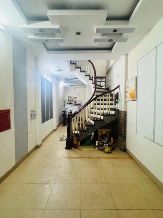 Bán nhà Phan Đình Giót ngõ thông gần phố, trước nhà 3,5m
