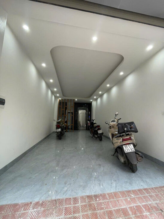 Bán nhà Phố Trạm 41m 6 tầng thang máy, lô góc, gara ô tô giá 11.8 tỷ