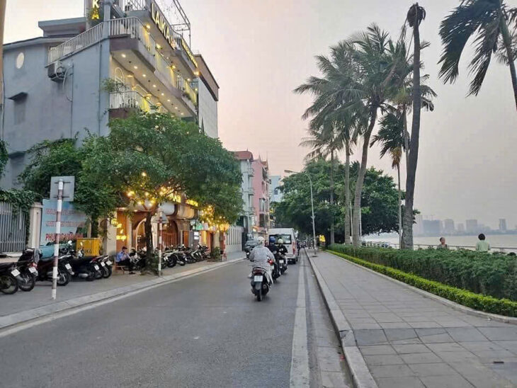 SIÊU PHẨM MẶT PHỐ VIEW HỒ TÂY MẶT PHỐ TRÍCH SÀI DIỆN TÍCH 70M M NHÀ 5 TẦNG MẶT TIỀN 4,6M ĐÃ HẠ