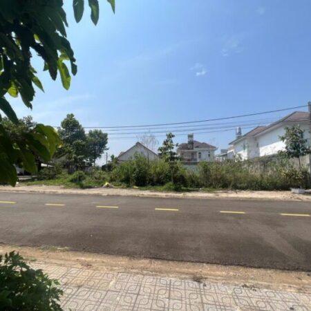 Bán đất khu biệt thự, full thổ cư, có sổ hồng Bảo Lộc, Lâm Đồng