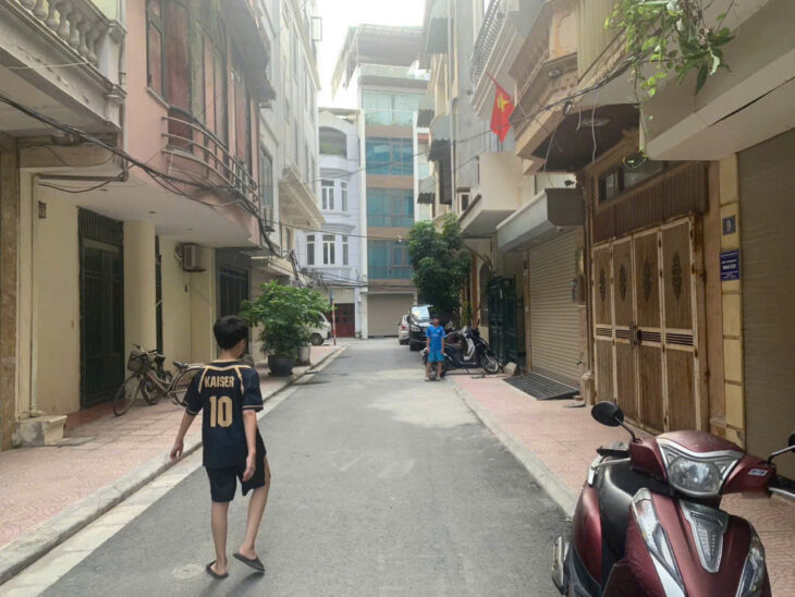 SIÊU PHẨM PHÂN LÔ VIP – TRÁI TIM ĐỐNG ĐA ???? Nhà đẹp 5 tầng – Ô TÔ TRÁNH – VỈA HÈ – DÂN TRÍ CAO