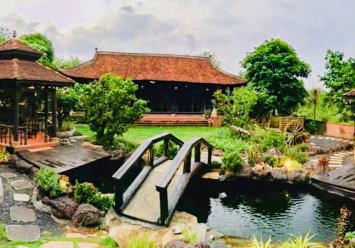 Biệt phủ gỗ của nghệ sĩ Hoàng Mập với Dt 1600m2, toàn bằng gỗ Lim và Linh đàn,để lại hết Nt Gỗ cao