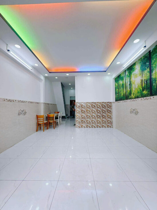 SÁT MẶT TIỀN TRUNG TÂM Q4 NGANG 4.5 X16 M NHÀ ĐÚC BÊ TÔNG MỚI CÓ 4 TỶ