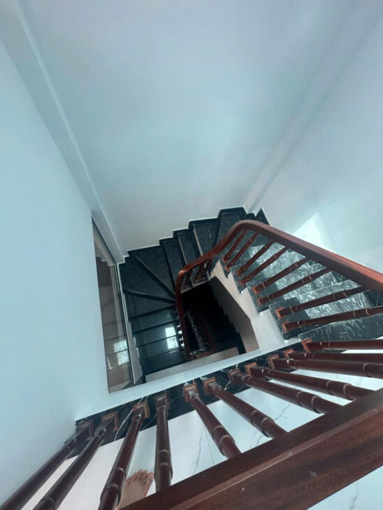 Bán nhà Hoàng Như Tiếp 50m 6 tầng thang máy MT5m hơn 13 tỷ