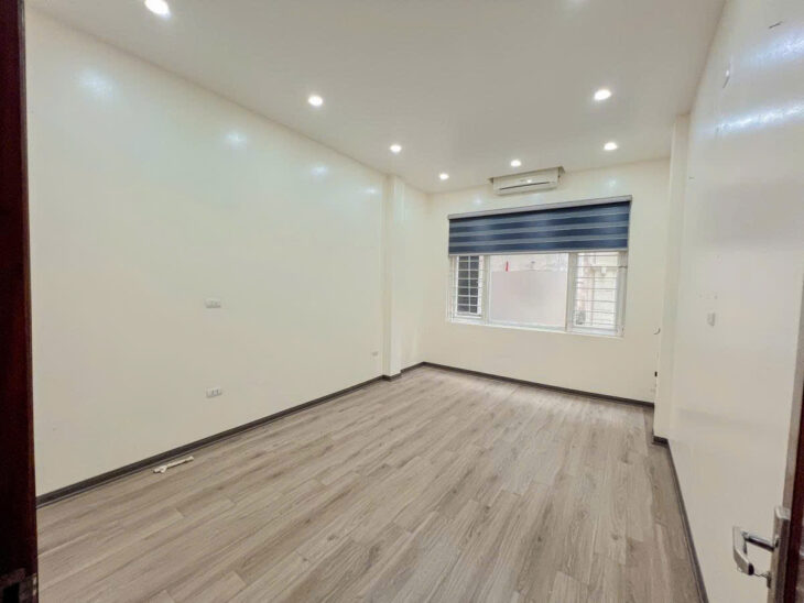 Bán nhà Lê Trọng Tấn 34m,ngõ ô tô, hơn 12 tỷ.