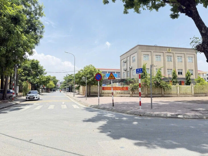 BÁN ĐẤT ĐÔNG NGẠC 56 M,7 MT,LÔ GÓC,OTO VÀO ĐẤT,THÔNG ,KINH DOANH.SỔ ĐỎ NỞ HẬU ,CHÀO;12 TỶ