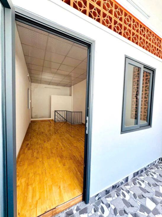 MẶT TIỀN 2 GÓC LÊ QUỐC HƯNG Q4 NGANG 3.4 DÀI 9 – 2 TẦNG CÓ 3 TỶ