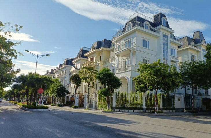 ĐẤT D.VỤ 5,5HA TRẠM TRÔI 140M, VỈA HÈ, 2 ÔTÔ TRÁNH GIÁ 133 Tr/m2