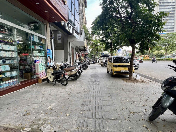 BÁN NHÀ MẶT PHỐ VÕ CHÍ CÔNG_ TÂY HỒ_ 400 M.8 TẦNG.THANG MÁY.VỈA HÈ.OTO TRÁNH.ĐANG CHO THUÊ
