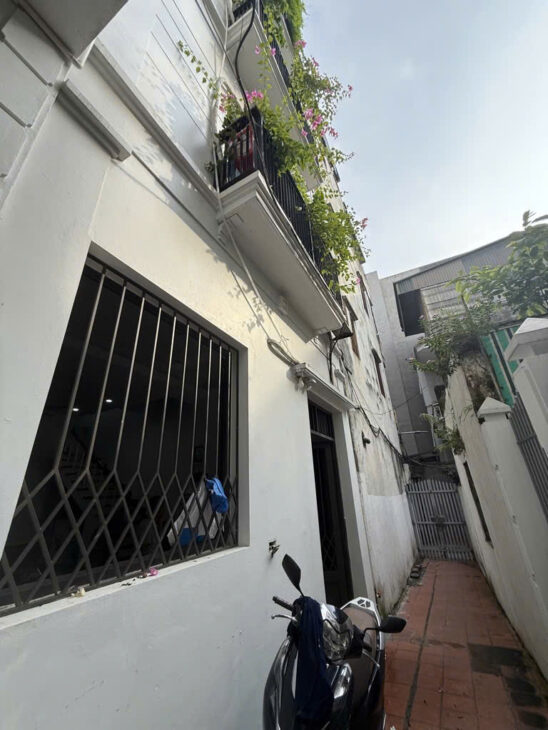 Nhà đẹp Yên Phụ, sát Hồ Tây, 2 thoáng, nhà dân xây chắc chắn, 6 tầng giá nhỉnh 10 tỷ