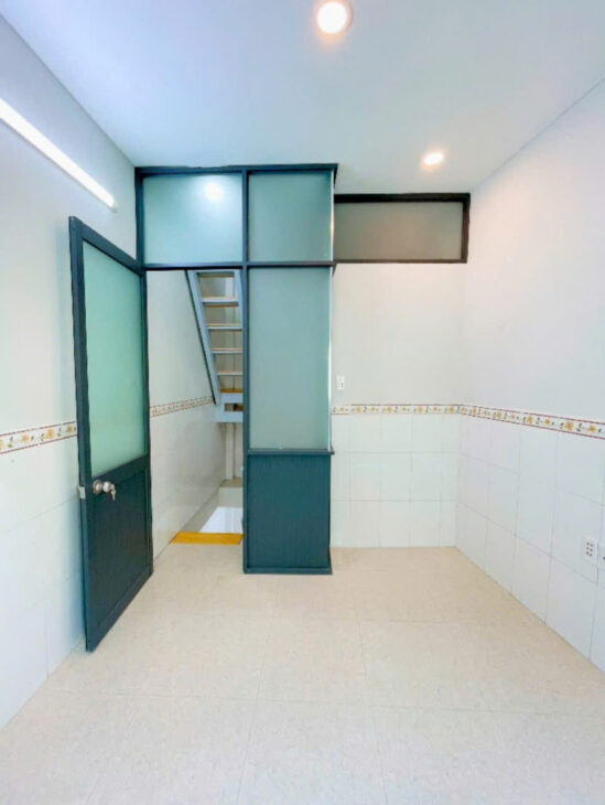 Cách Mặt Tiền Xe Hơi 2 Căn Nhà 3 TẤM CÓ 2 TỶ