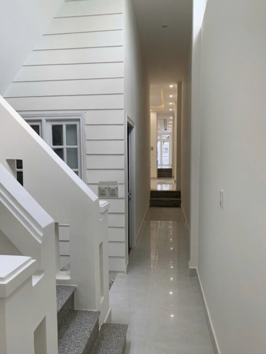 BÁN NHÀ 5PN GẦN TRƯỜNG NGUYỄN DU P2 ĐÀ LẠT – 5PN, SÂN ĐẬU 2 Ô TÔ – 9.3 TỶ