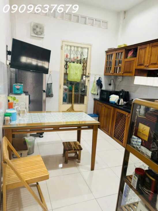 LÔ GÓC- HẺM XE TẢI- KHÔNG QUY HOẠCH- KHÔNG LỘ GIỚI- NHÀ CHỦ XÂY Ở RẤT CHẮC CHẮN- ĐANG CHO THUÊ CÓ