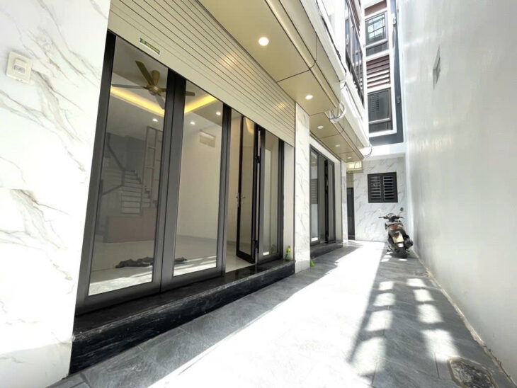 NHÀ MỚI LẠC LONG QUÂN, NGÕ THOÁNG-THÔNG, 5 TẦNG NHÀ MỚI Ở LUÔN GIÁ NHỈNH 8 TỶ