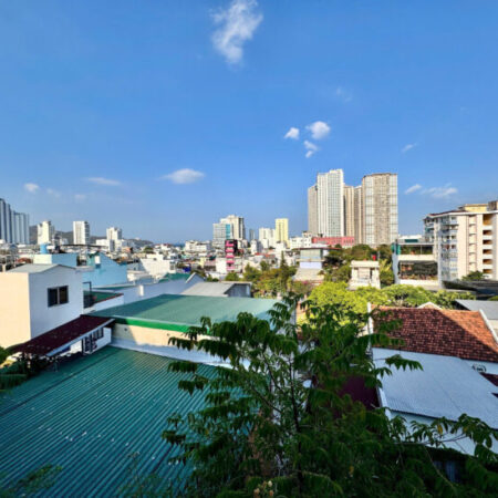 BÁN NHÀ MỚI VIEW TRĂNG VIEW BIỂN ĐÓN GIÓ BIỂN MÁT MẺ MỖI NGÀY.