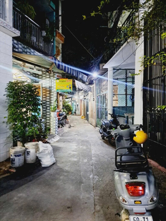 NHÀ TP HCM QUẬN 10 – 35M2 GÍA CHỈ 4.6 TỶ, HẺM BA GÁC THOÁNG, CÓ DÒNG TIỀN 10 TRIỆU/THÁNG – NHÀ 3