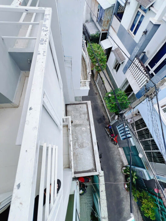 SÁT MẶT TIỀN CÓ 50 M XE HƠI Q4 NGANG 4.3 X 14 – 4 TẤM HƠN 100 TRIỆU M