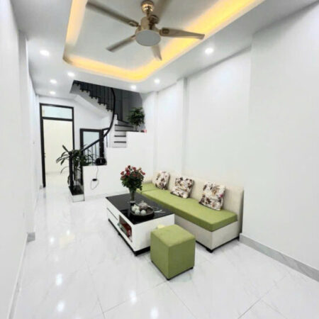 Bán Nhà Tân Mai Ô Tô Đỗ Cửa 45m 2 Tầng 3 Ngủ 4.48 Tỷ Sổ Đỏ Riêng