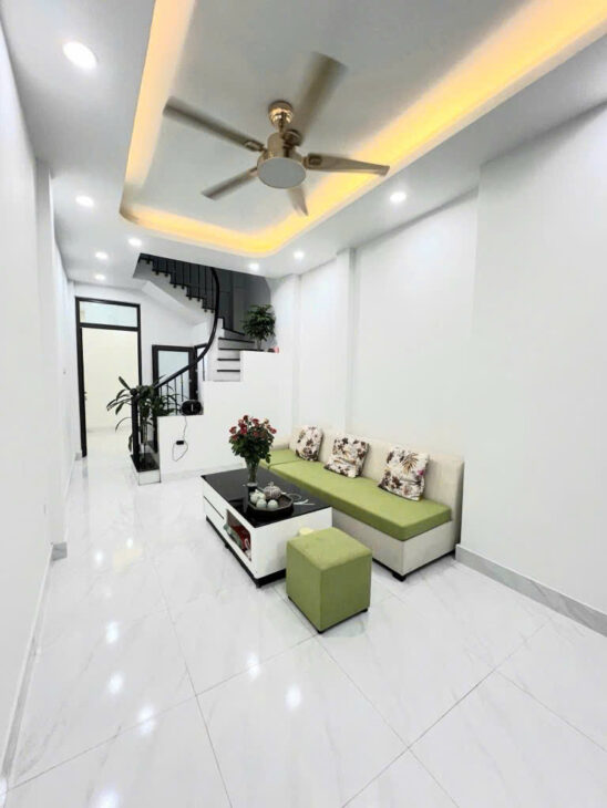 Bán Nhà Tân Mai Ô Tô Đỗ Cửa 45m 2 Tầng 3 Ngủ 4.48 Tỷ Sổ Đỏ Riêng